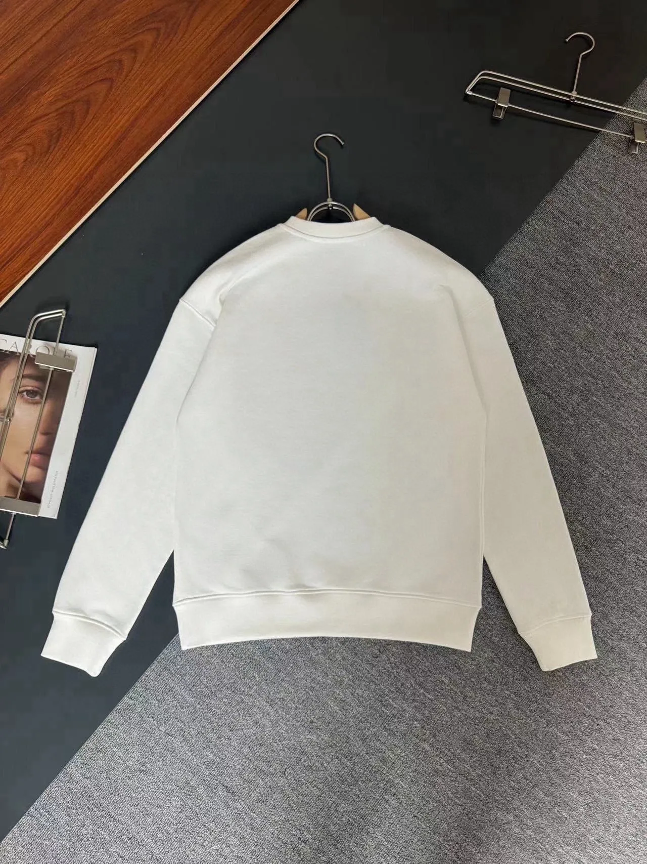 Balmain Balmain*'s most New Arrival round neck fashionable long-sleeved sweatshirt in autumn and winter, silicone process logo design, gram pure cotton fabric! Comfortable against the skin, durable and easy to wear, meticulous original craftsmanship, a must-have for casual Versatile Sizes S M L XL XXL